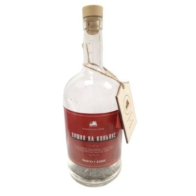 Бутылка 1 литр "Вишня на коньяке" Подарочная серия