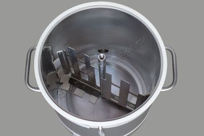 Мешалка с силиконовыми скребками, куб 25 литров